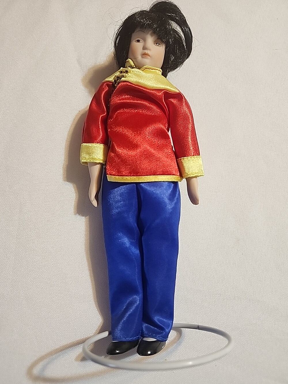 International Asian Chinese Doll Mia Military Russ Berrie Famille Warrier 8.5"